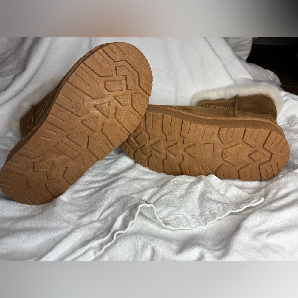 Boots - Picture 8 of 8